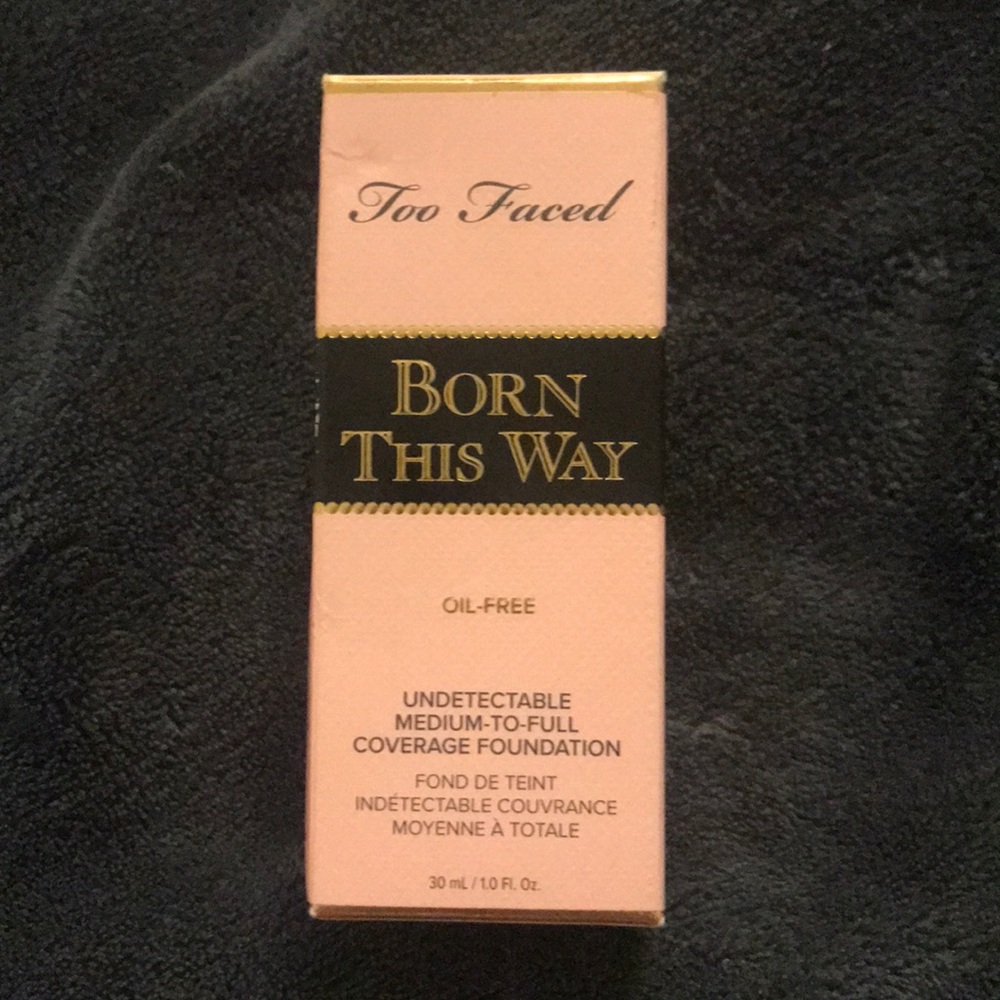 ✨Too Faced Born This Way Fondation✨ BRAND NEW